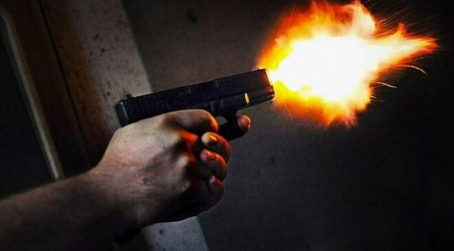 Kozan’da Silahlı Saldırı: Evinde Oturan Vatandaş Bacağından Vuruldu