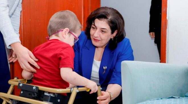 Süreyya Yavuz Hanımefendi Hane Ziyaretlerinde Bulundu