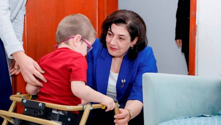 Süreyya Yavuz Hanımefendi Hane Ziyaretlerinde Bulundu