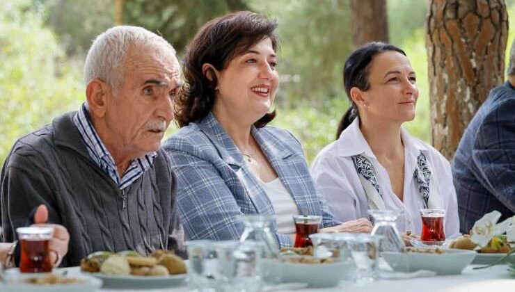 Süreyya Yavuz Hanımefendi, Uluslararası Adana Lezzet Festivali Öncesinde Huzurevi Sakinleriyle Bir Araya Geldi