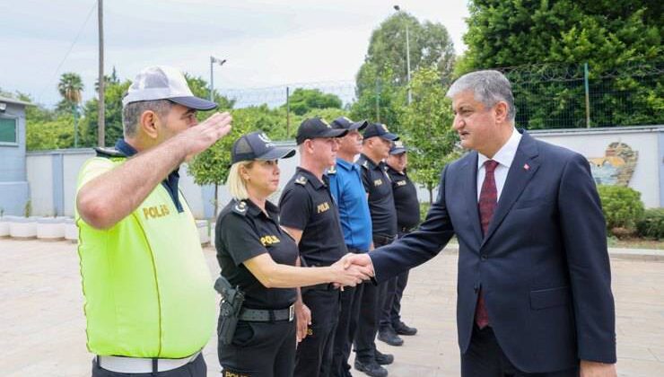 Vali Mustafa Yavuz İl Emniyet Müdürlüğünü Ziyaret Etti